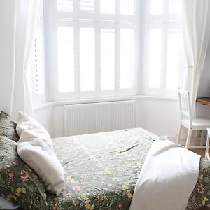 Stylish Ensuite Room 15 Mins To Central London Homestay